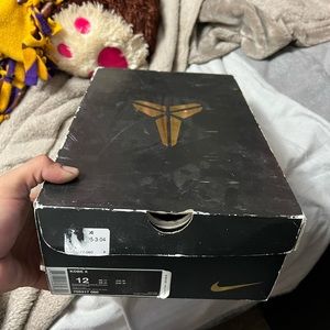 Kobe 10 ‘Bright Crimson’